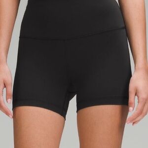 Wunder Train 4” High Rise Short size 10 black